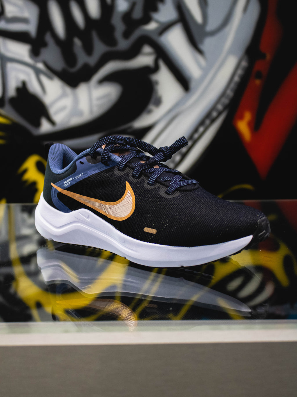 Nike Downshifter 12 Negro Rojo Bronce