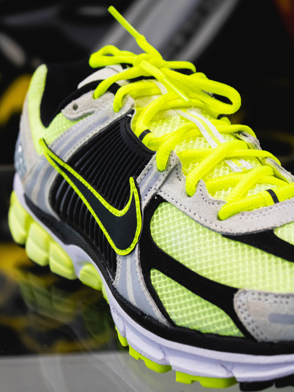 Nike Zoom Vomero 5 Volt Black
