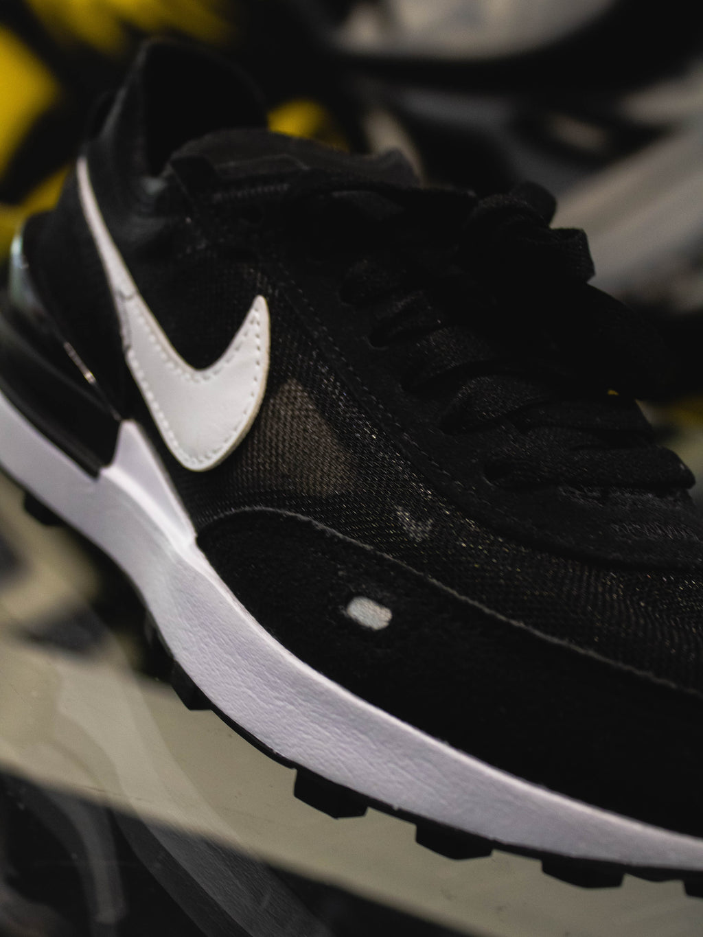 Nike Waffle One Negro Blanco